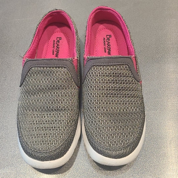 Kids Bearpaw slides size 1 - Picture 2 of 4